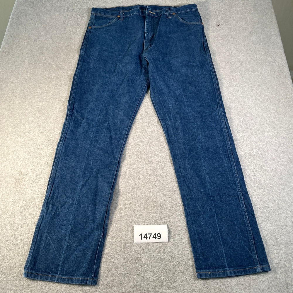 Wrangler Jeans Mens 40x34 Blue Denim Cotton 5 Pockets Straight Leg Outdoor